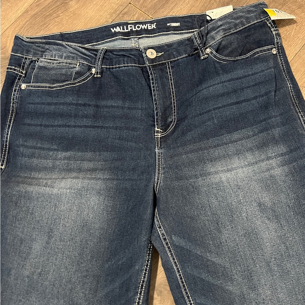 Wallflower Tomboy Fit Jeans Size 16W New - Picture 2 of 5